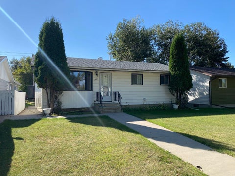 Photo of 6609 45 Avenue, Camrose, AB T4V 2P7 (MLS # A2346259)