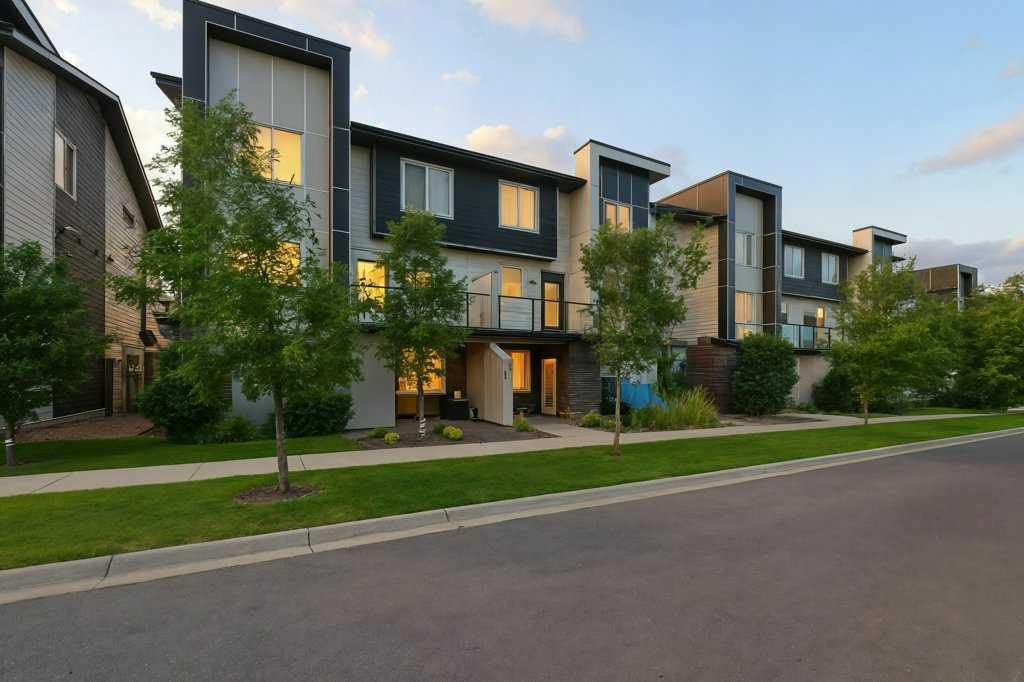 125 Redstone Walk NE 202