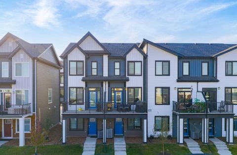 364 Seton Villas SE Calgary AB T3M 3T8