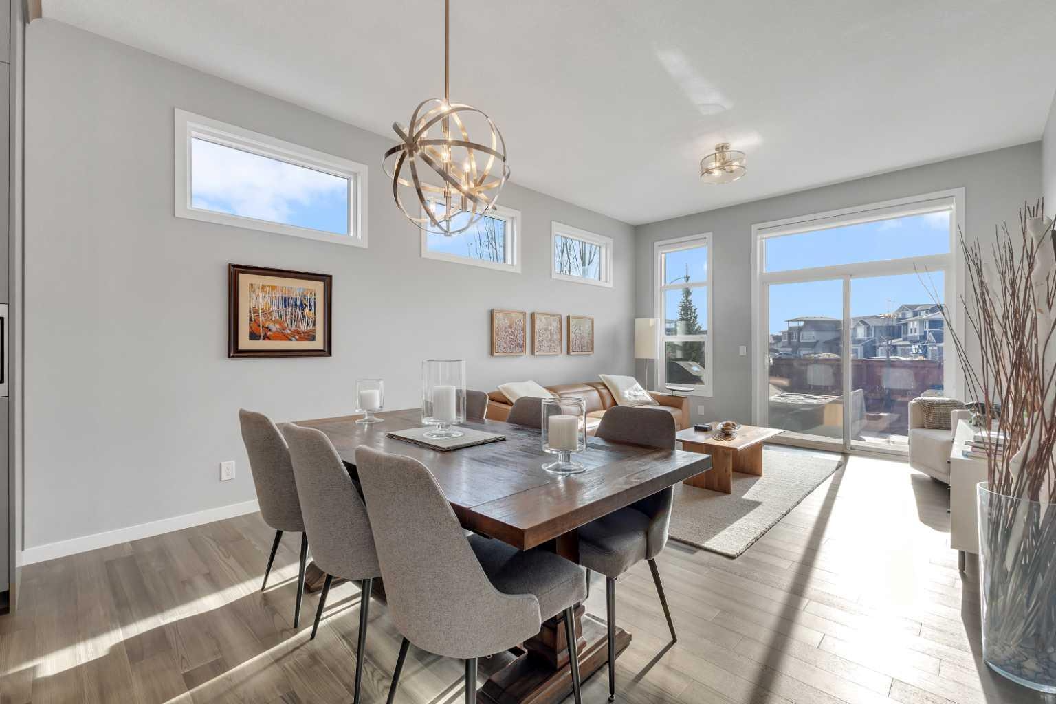 1195 Cranbrook Gardens SE