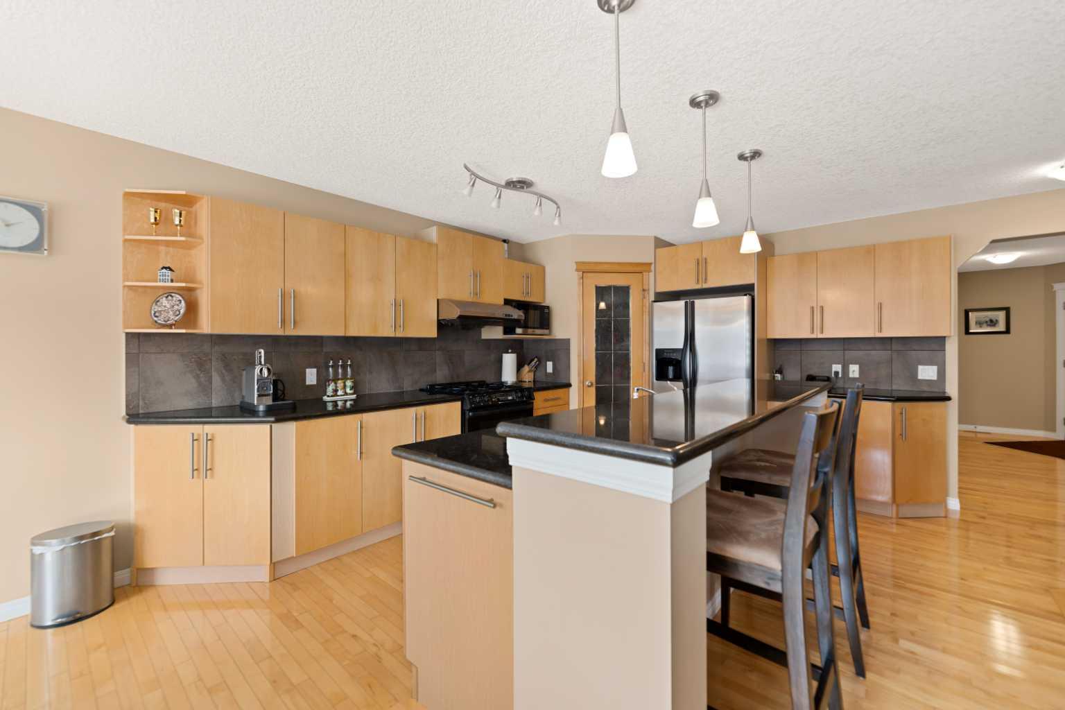 43 Cougarstone Court SW