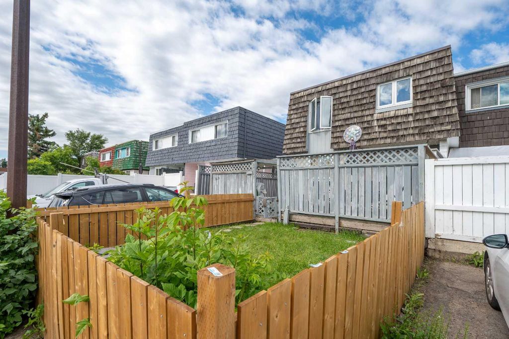 Photo of 7627 24A Street SE, Calgary, AB T2C 0Z8 (MLS # A2327127)