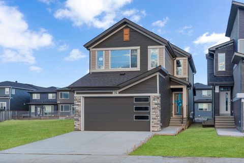 24 Corner Glen Green NE Calgary AB T3N 2P5