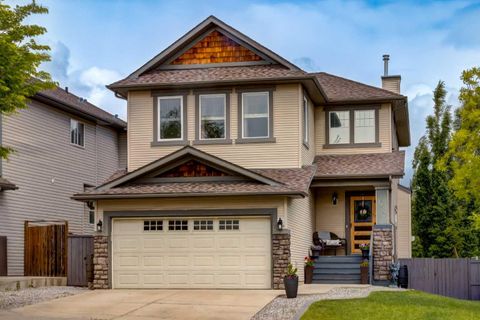 Photo of 158 Westland Street, Okotoks, AB T1S 0B3 (MLS # A2320180)