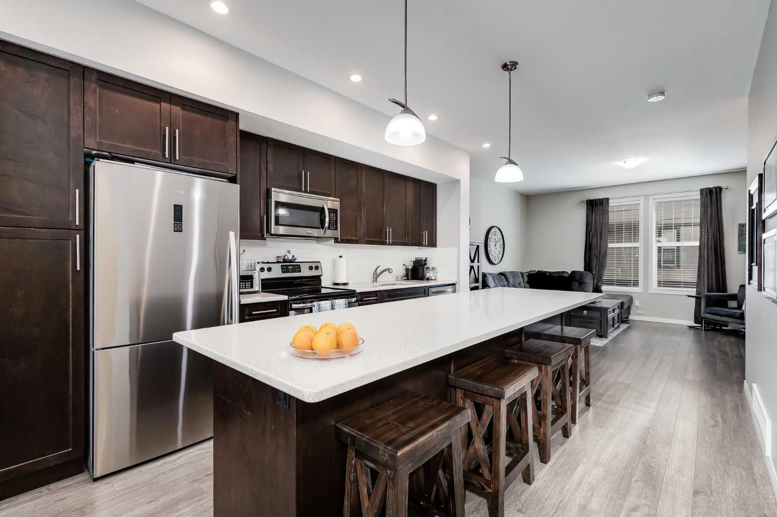 280 Williamstown Close NW 803