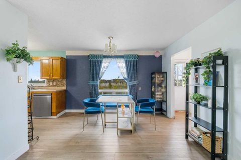 305 Whitehill Place NE Calgary AB T1Y 3G6