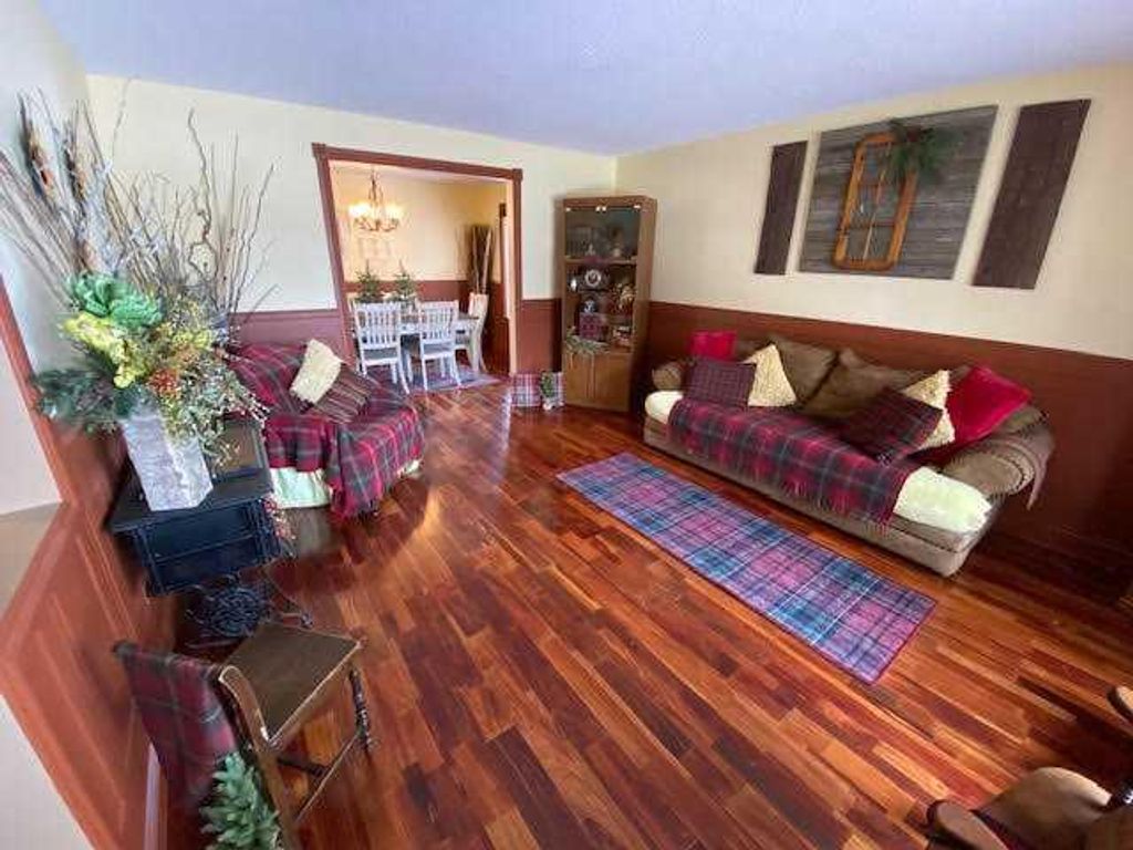 Photo of 201 HANSEN Drive, Hinton, AB T7V 1J1 (MLS # A2300096)