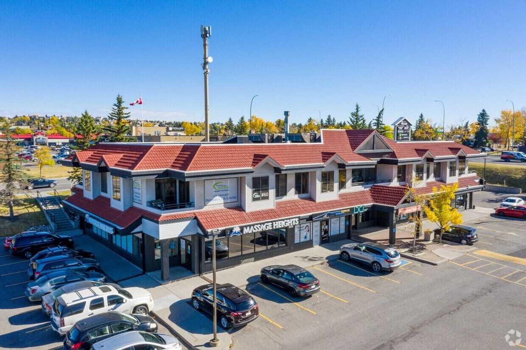 Photo of 60 Crowfoot Crescent NW #201, Calgary, AB T3G 2P6 (MLS # A2291296)