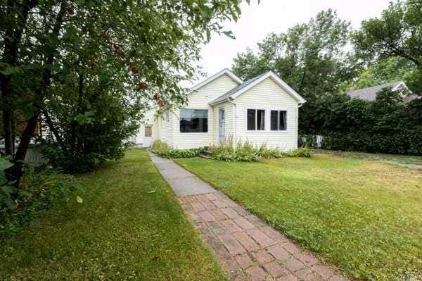 Photo of 5304 56, Taber, AB T1G 1L8 (MLS # A2337215)