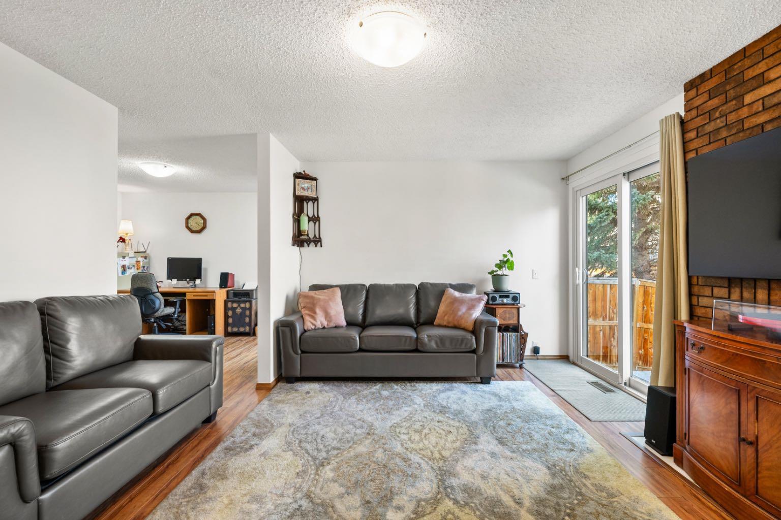 11333 30 Street SW 32