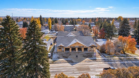 Photo of 5463 55 Avenue #4, Lacombe, AB T4L 1M1 (MLS # A2353593)
