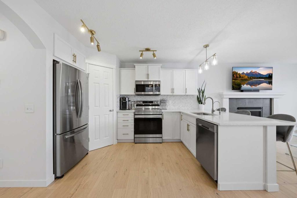 Photo of 104 Panora Close NW, Calgary, AB T3G 0G4 (MLS # A2281675)