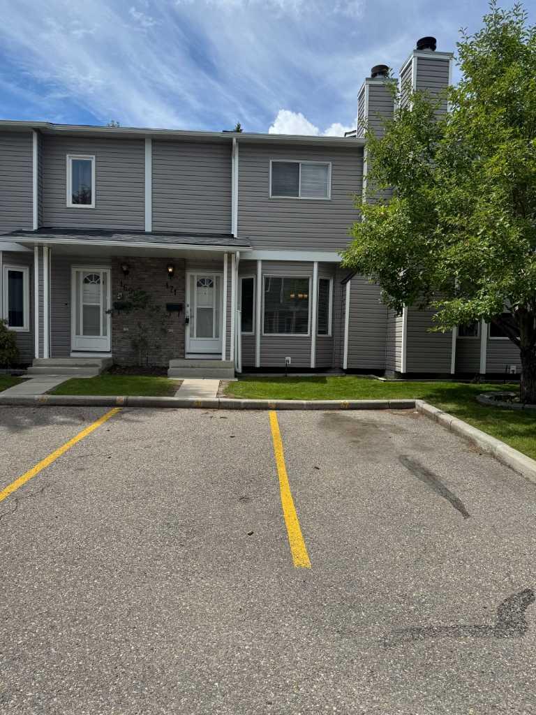171 Riverglen Park SE