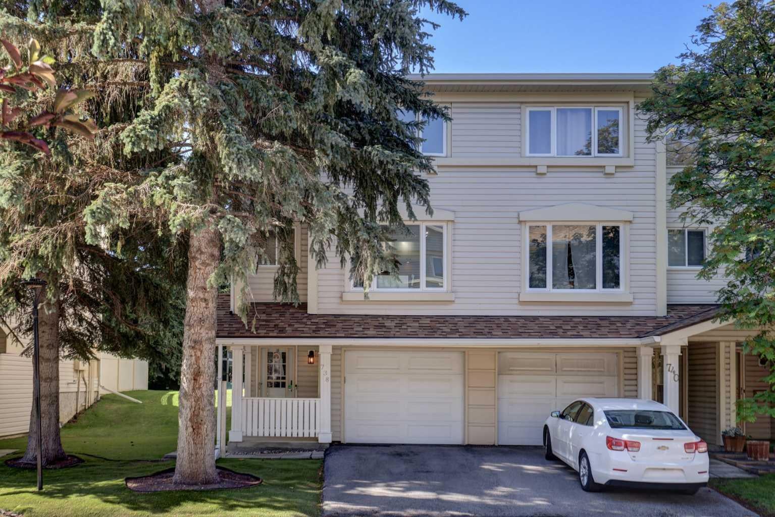 738 Queenston Terrace SE