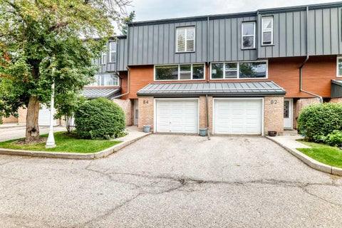 Photo of 84 Brae Glen Lane SW, Calgary, AB T2W 1B6 (MLS # A2339552)