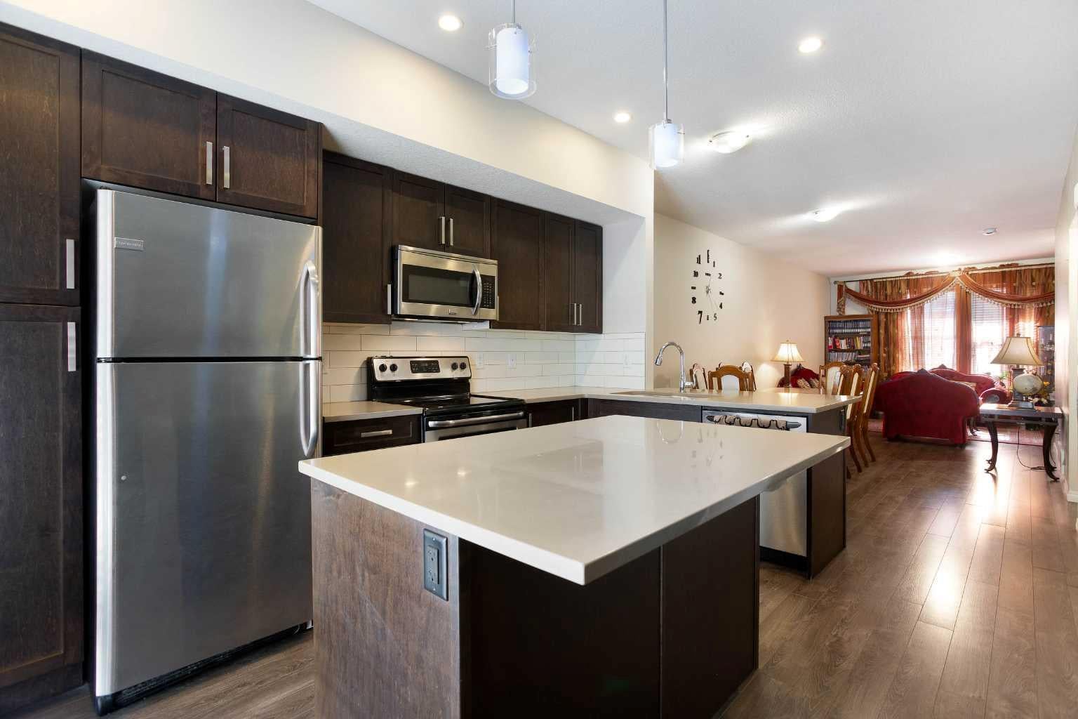 280 Williamstown Close NW 1003