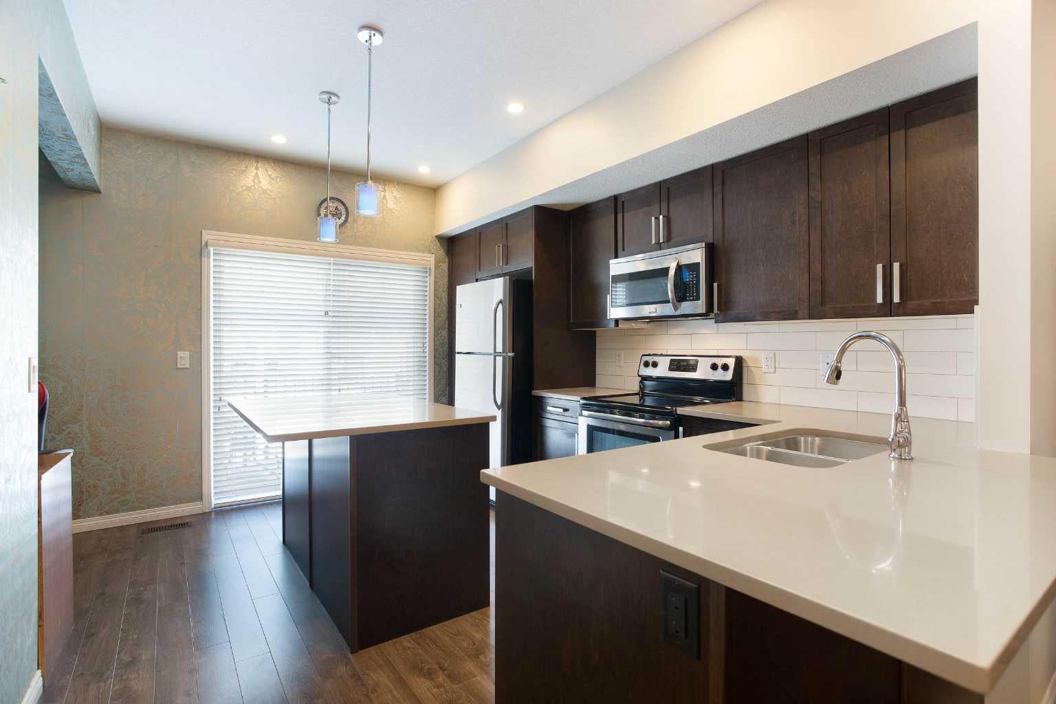 280 Williamstown Close NW 1003