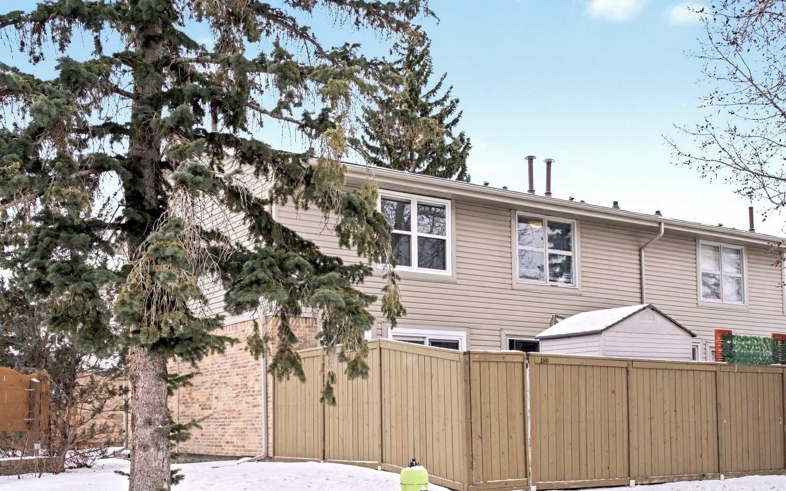 123 Queensland Drive SE 180