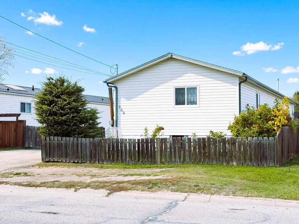 Photo of 308 1A Avenue SW, Slave Lake, AB T0G 2A4 (MLS # A2350562)