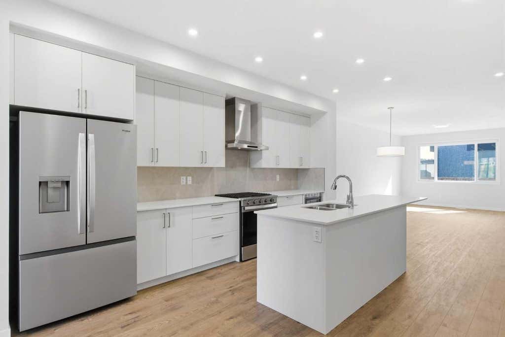 Photo of 107 Royston Way NW, Calgary, AB T3L 0M4 (MLS # A2323981)
