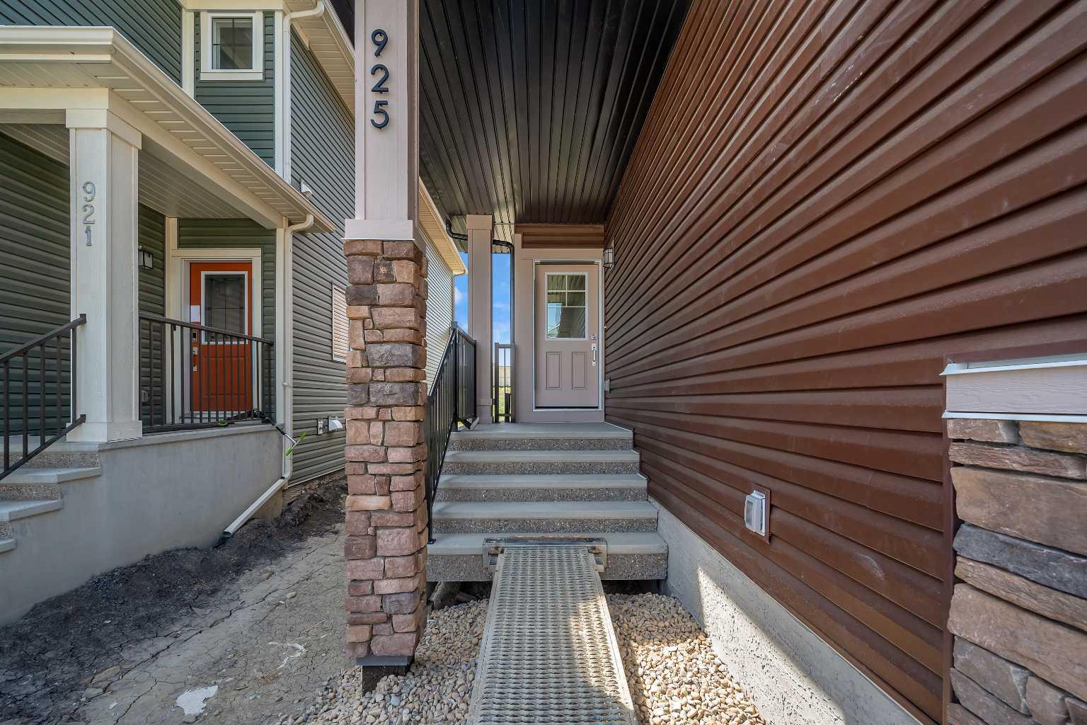 925 Bayview Heights SW