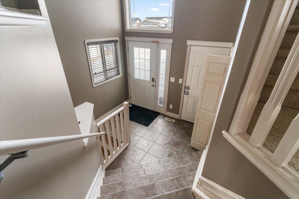 Photo of 85 Pinnacle Hts, Grande Prairie, AB T8W 2X8 (MLS # A2292413)