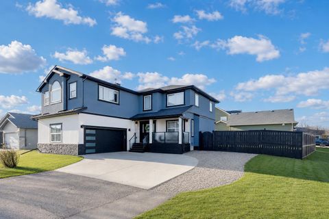 Photo of 80 Canoe Square SW, Airdrie, AB T4B 2N6 (MLS # A2309570)
