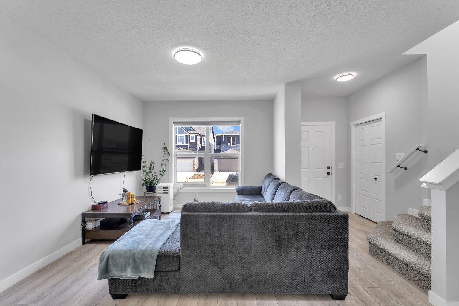 67 Corner Glen Gardens NE