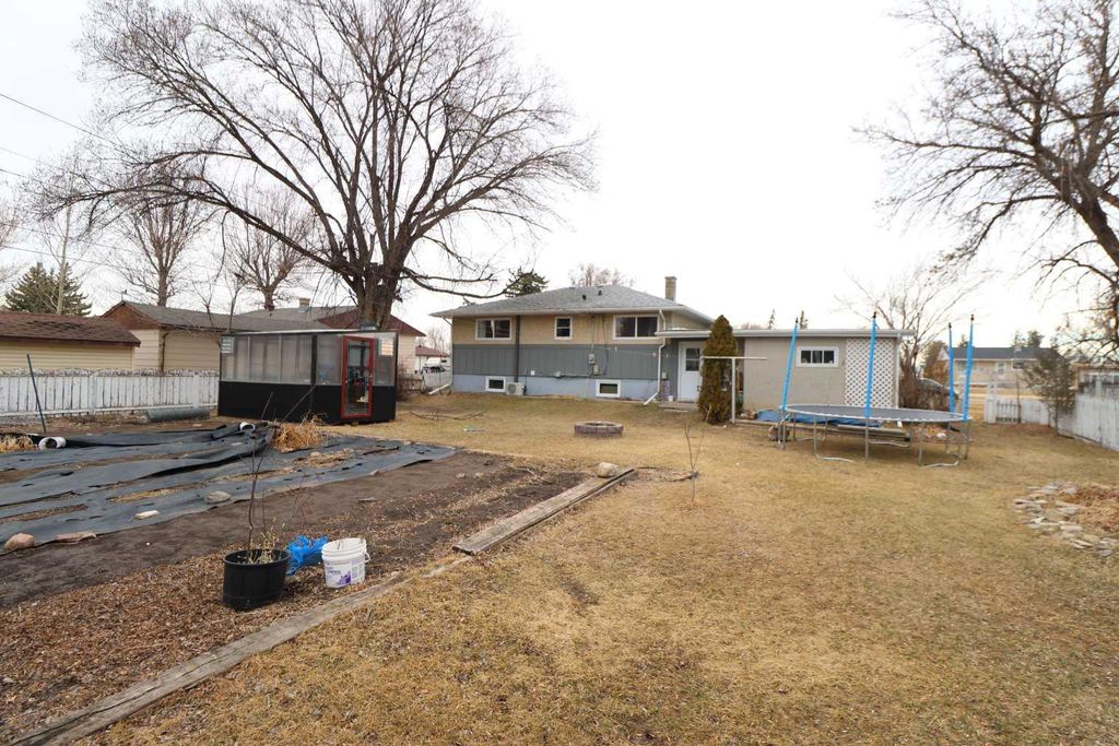 Photo of 4926 54 ave Ave, Taber, AB T1G 1H5 (MLS # A2294198)