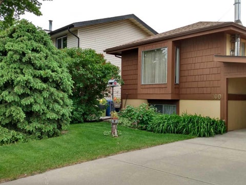 Photo of 100 Doverglen Crescent SE, Calgary, AB T2B 2P6 (MLS # A2350083)