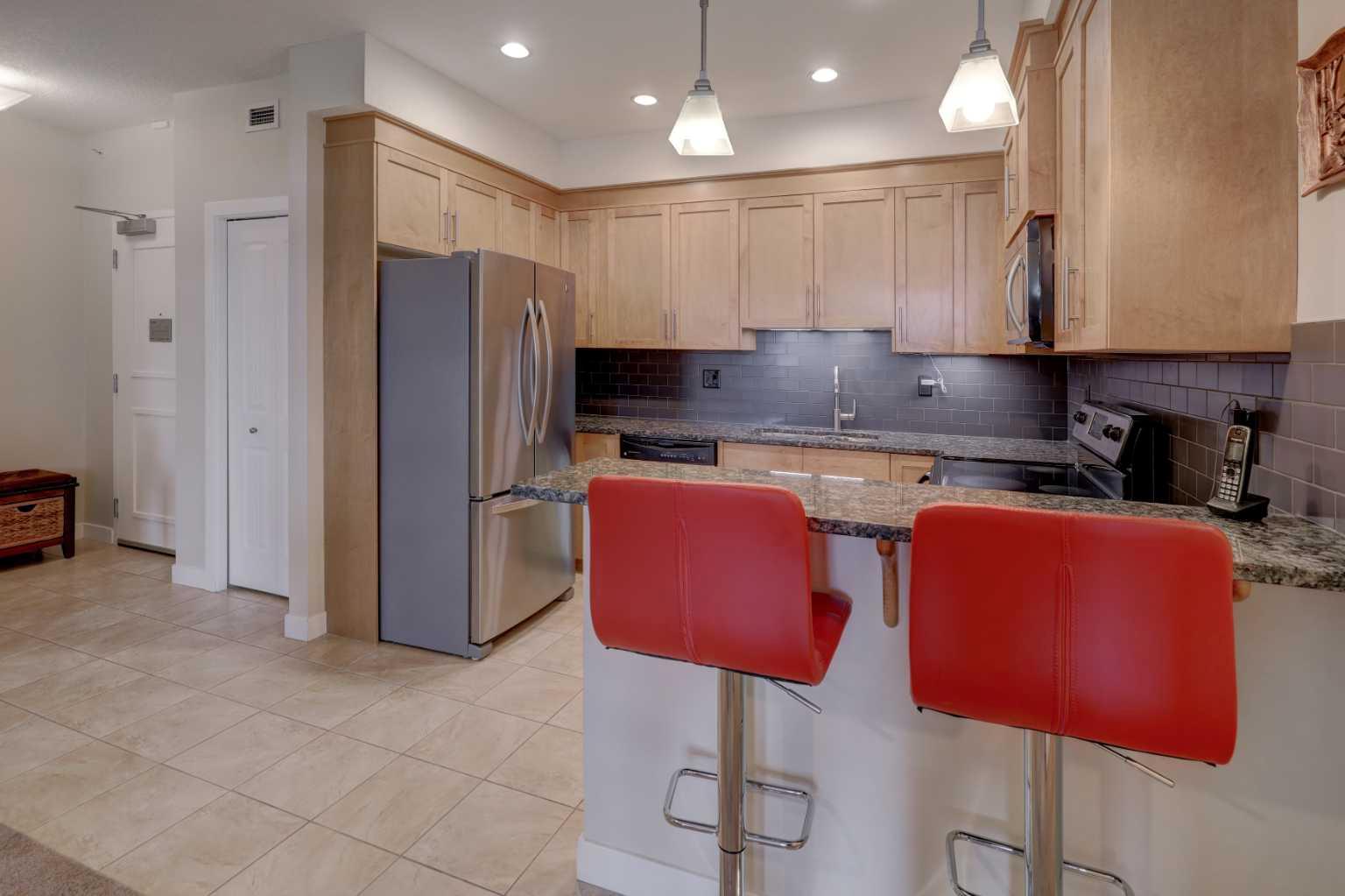 1005B Westmount Drive 301