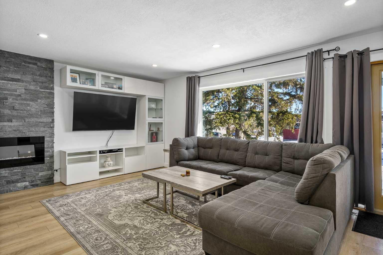 119 Silvercreek Close NW