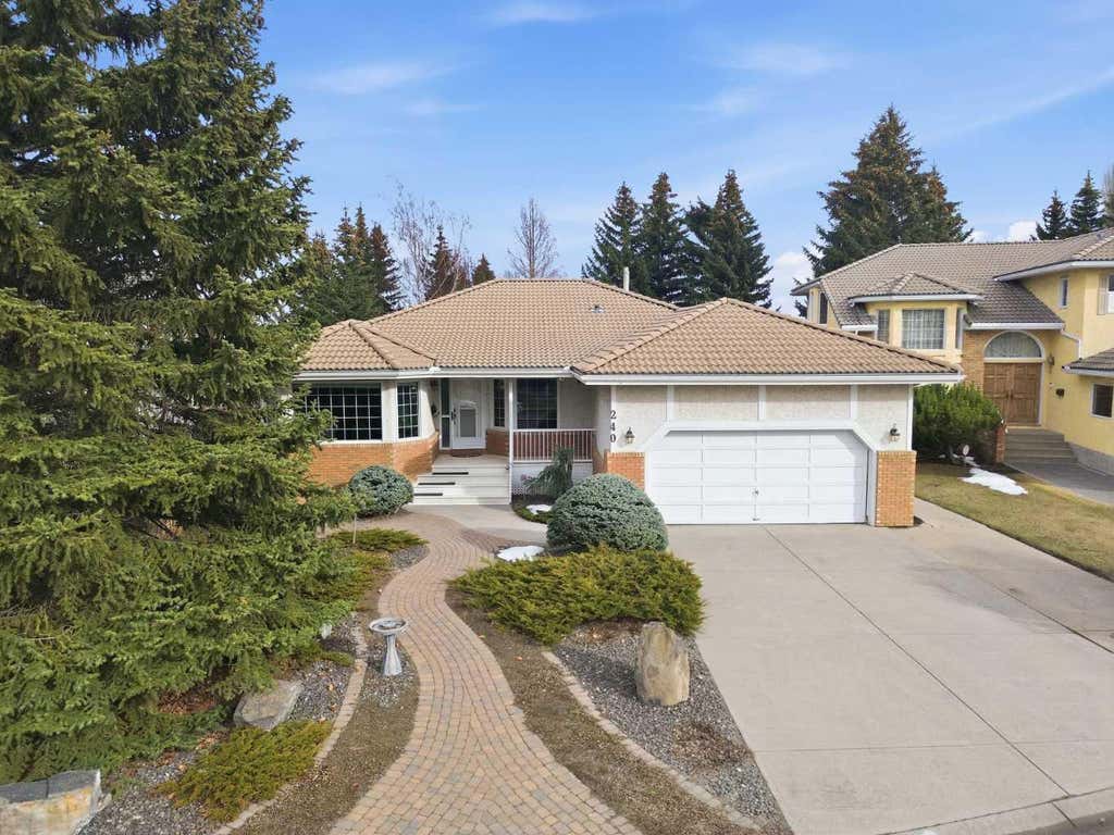 Photo of 240 Varsity Estates Terrace NW, Calgary, AB T3B 5J4 (MLS # A2328479)