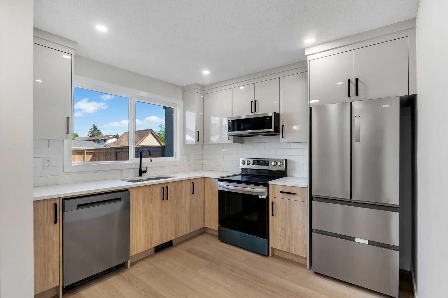 72 Abergale Way NE