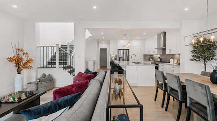 Photo of 198 Annette Landing NW, Calgary, AB T3R 2K2 (MLS # A2340001)