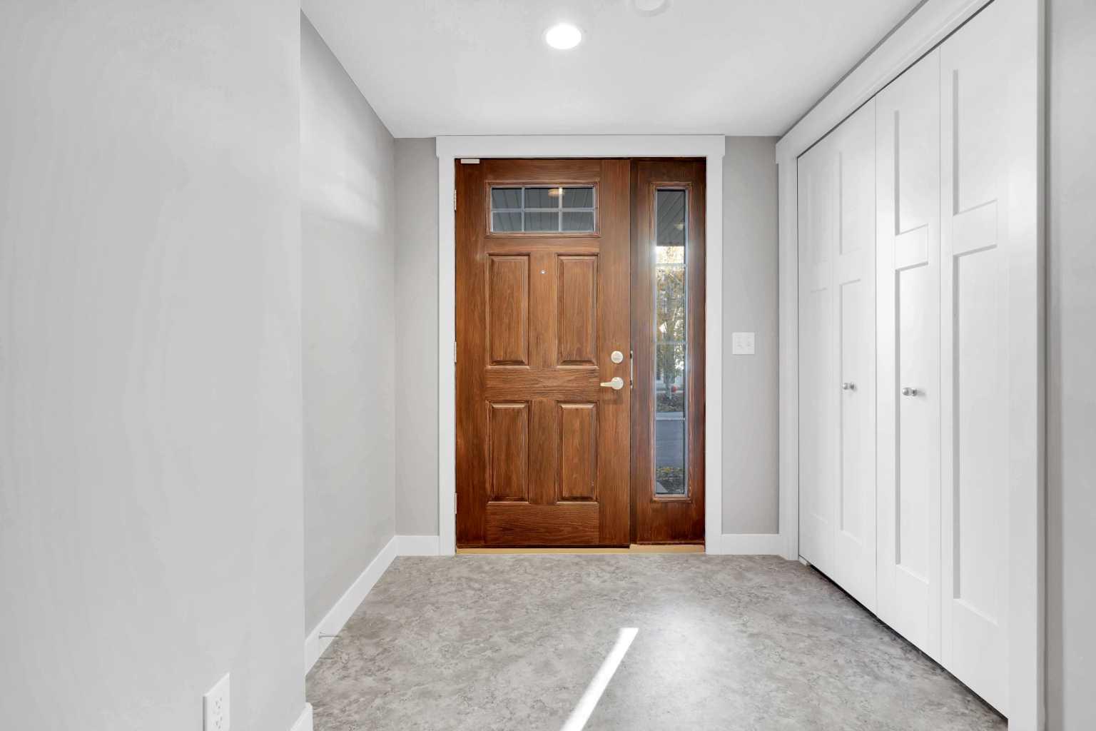 307 Skyview Ranch Grove NE