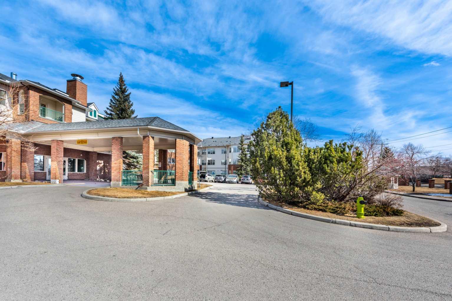 1920 14 Avenue NE #306