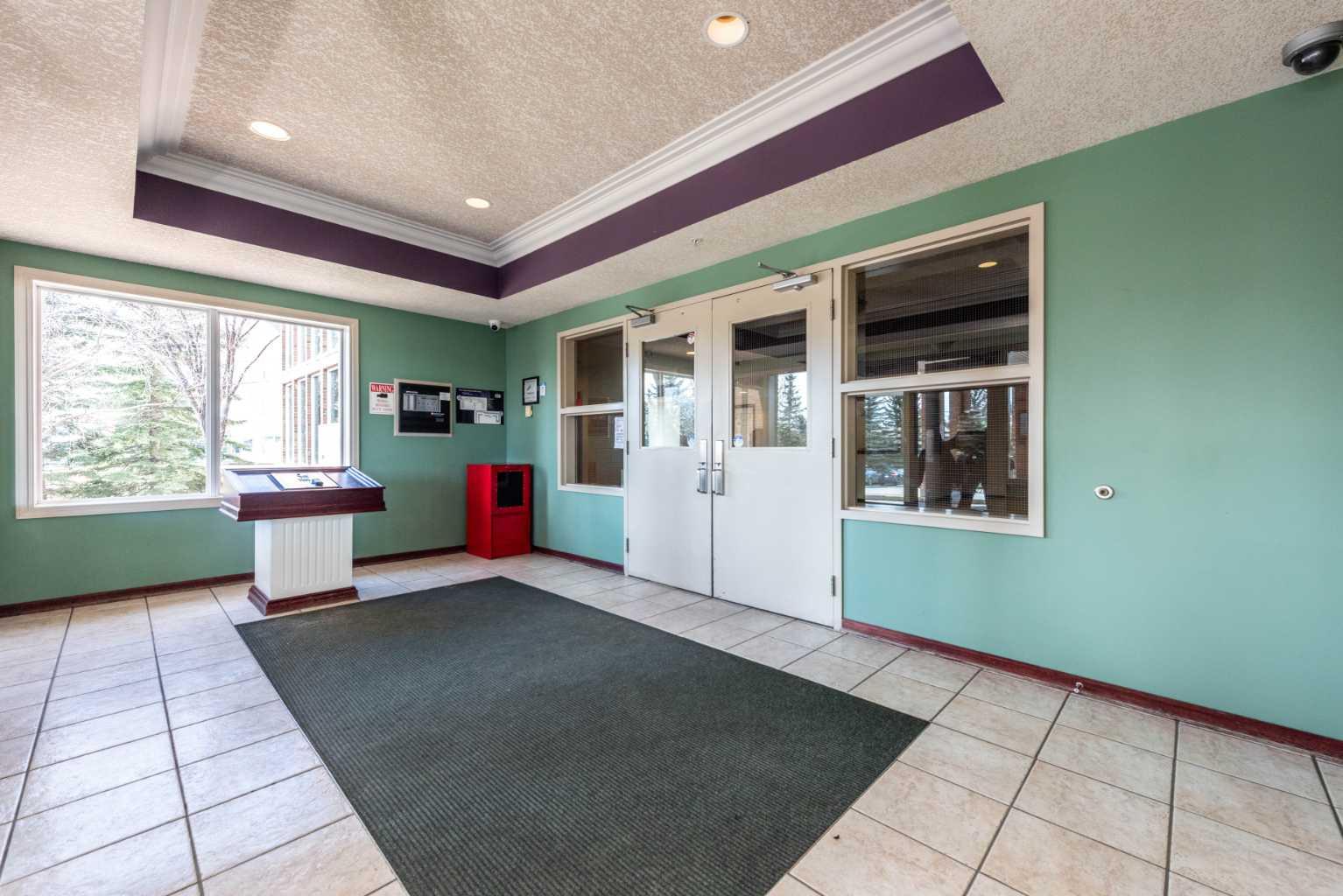 1920 14 Avenue NE #306