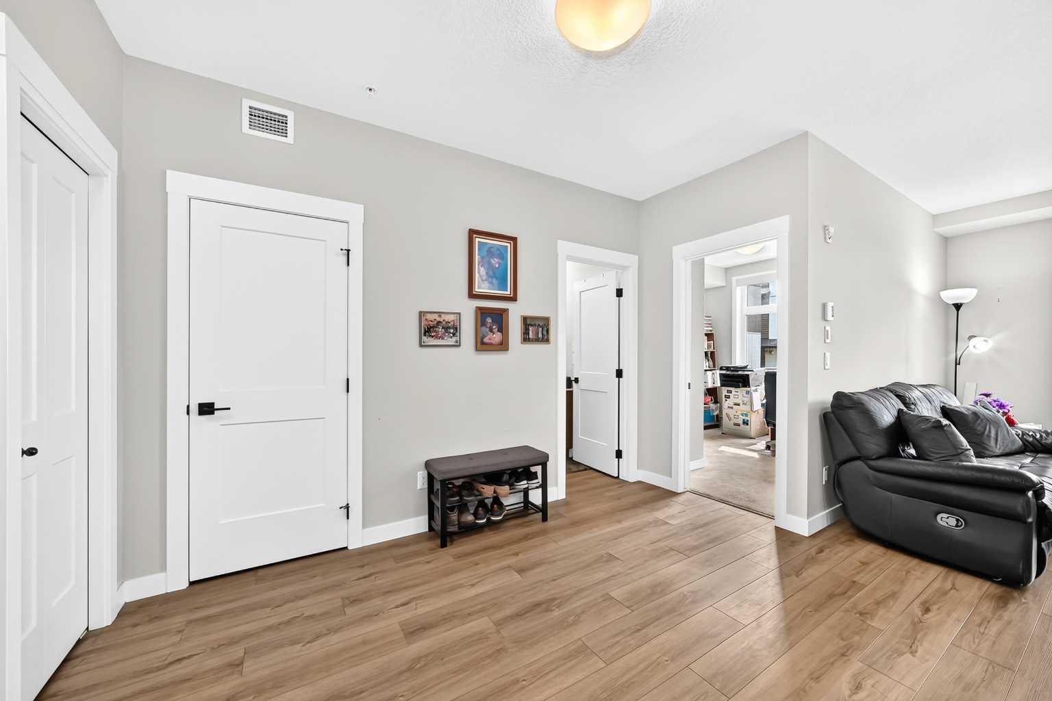 200 Seton Circle SE 6106