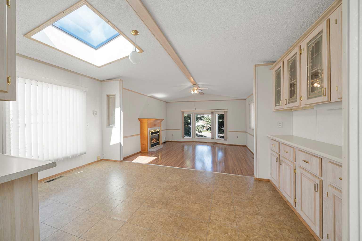99 Arbour Lake Road NW 299
