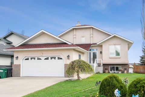 Photo of 80 Cambrille Crescent, Strathmore, AB T1P 1N2 (MLS # A2312898)