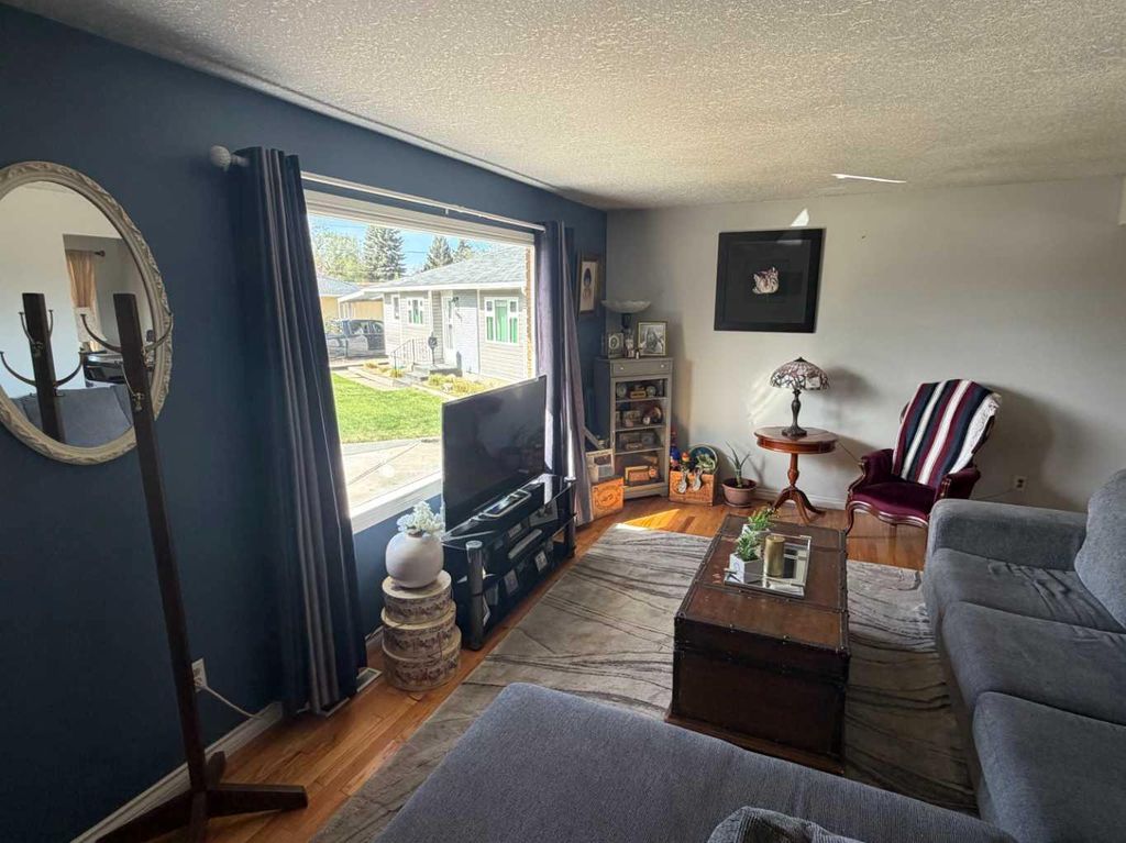 Photo of 1481 9 Avenue NE, Medicine Hat, AB T1A 6E9 (MLS # A2310837)