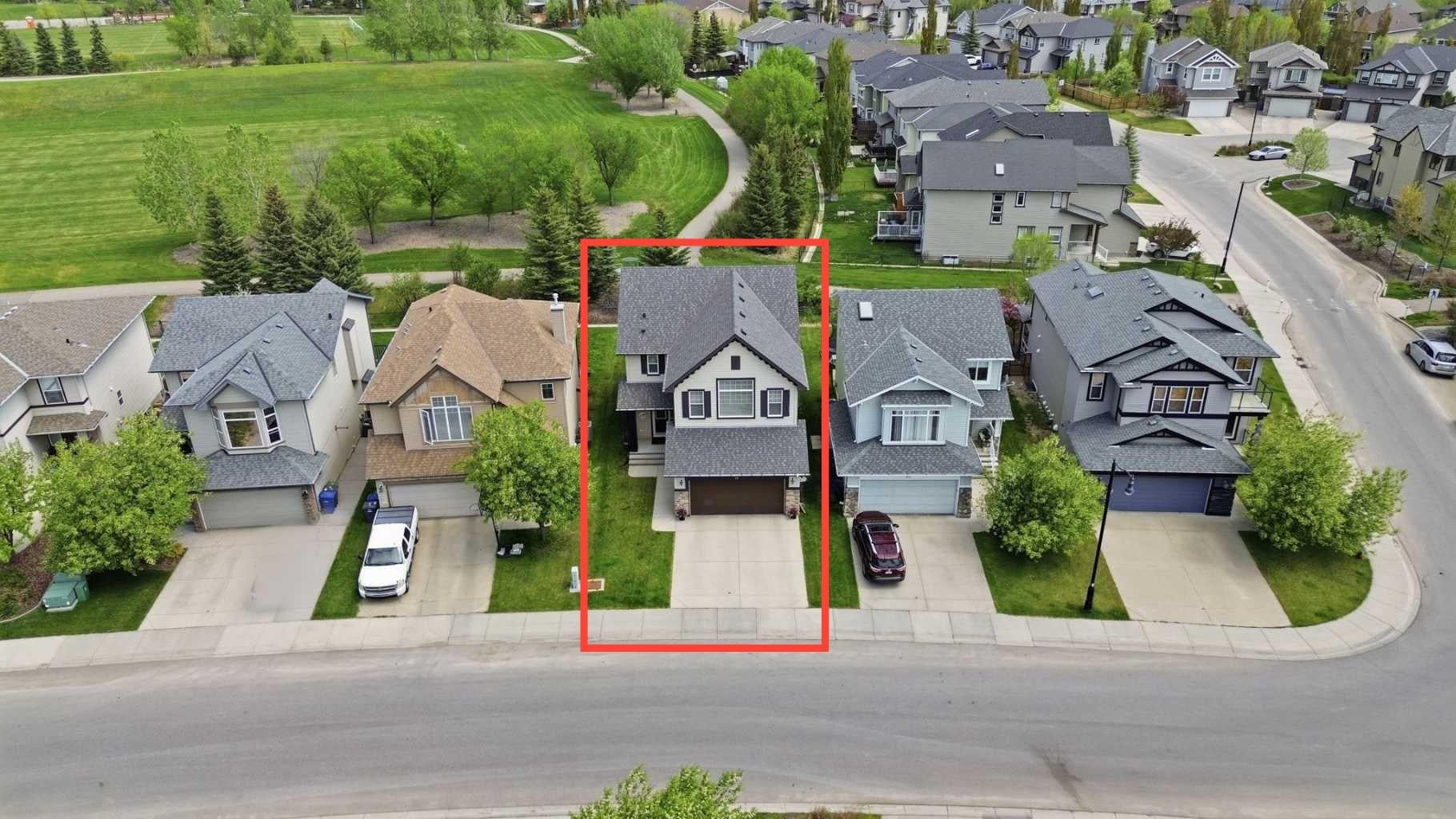 18 Drake Landing Crescent