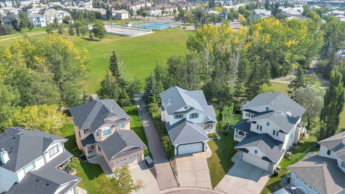 185 Douglas Glen Heath SE