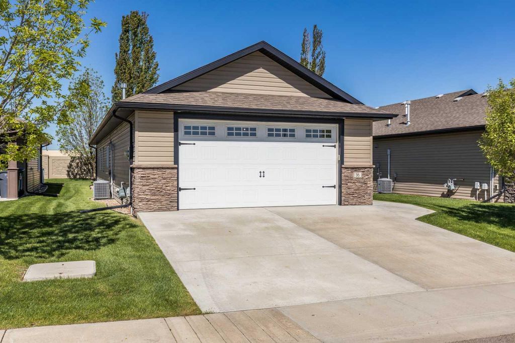 Photo of 16 Wheatland Drive SE, Medicine Hat, AB T1B 0M7 (MLS # A2315428)