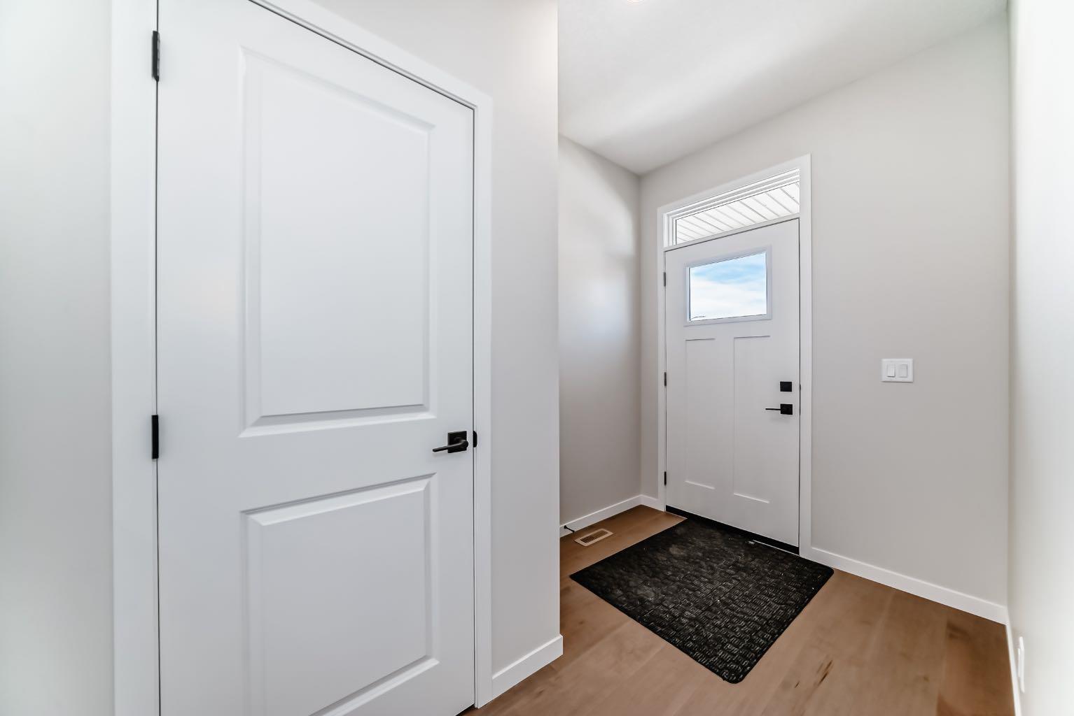 535 Tekarra Drive NW