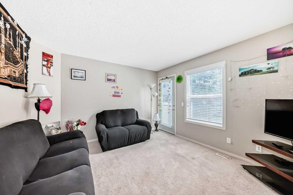 Photo of 147 Saddlebrook Point NE, Calgary, AB T3J 0G3 (MLS # A2287478)
