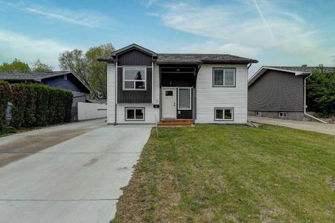 Photo of 9638 112 Avenue, Grande Prairie, AB T8V 3B8 (MLS # A2314780)