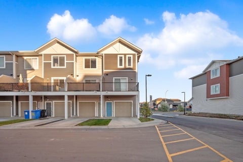 Photo of 450 Canals Crossing SW, Airdrie, AB T4B 4L3 (MLS # A2327110)