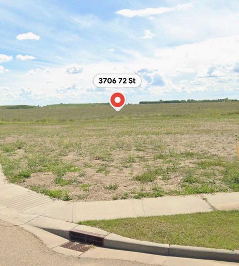 Photo of 3706 72 St. Cls., Camrose, AB T4V 3V2 (MLS # A2298028)